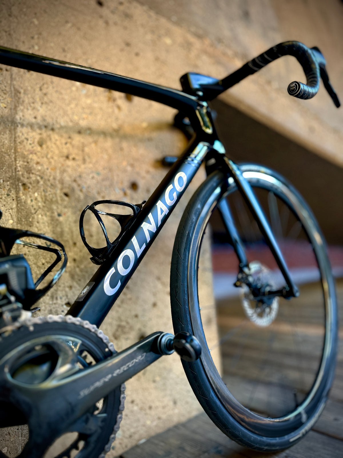 Colnago V5Rs in black, built at In Velo Veritas in Old Sacramento