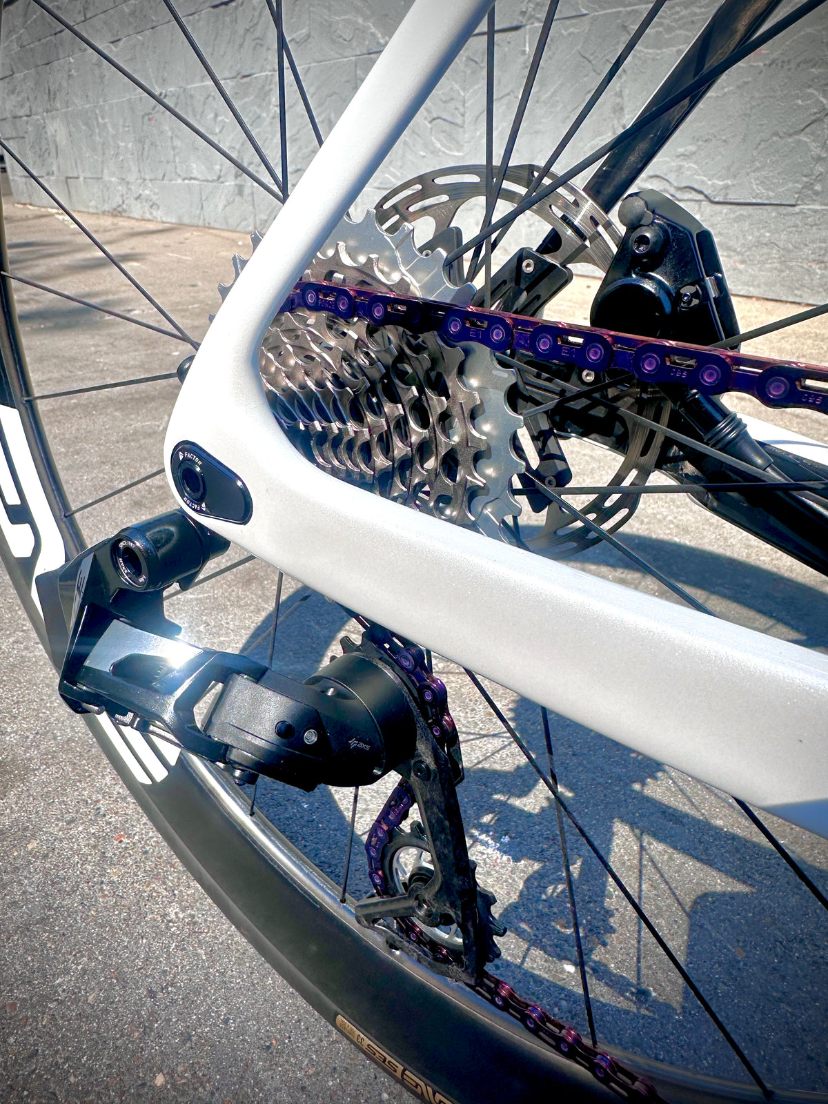 Factor Ostro VAM — White Chrome