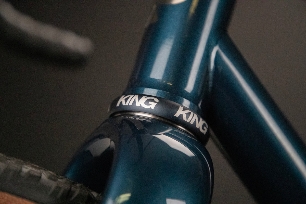 Ritte SaTir — Navy and Grey Fade