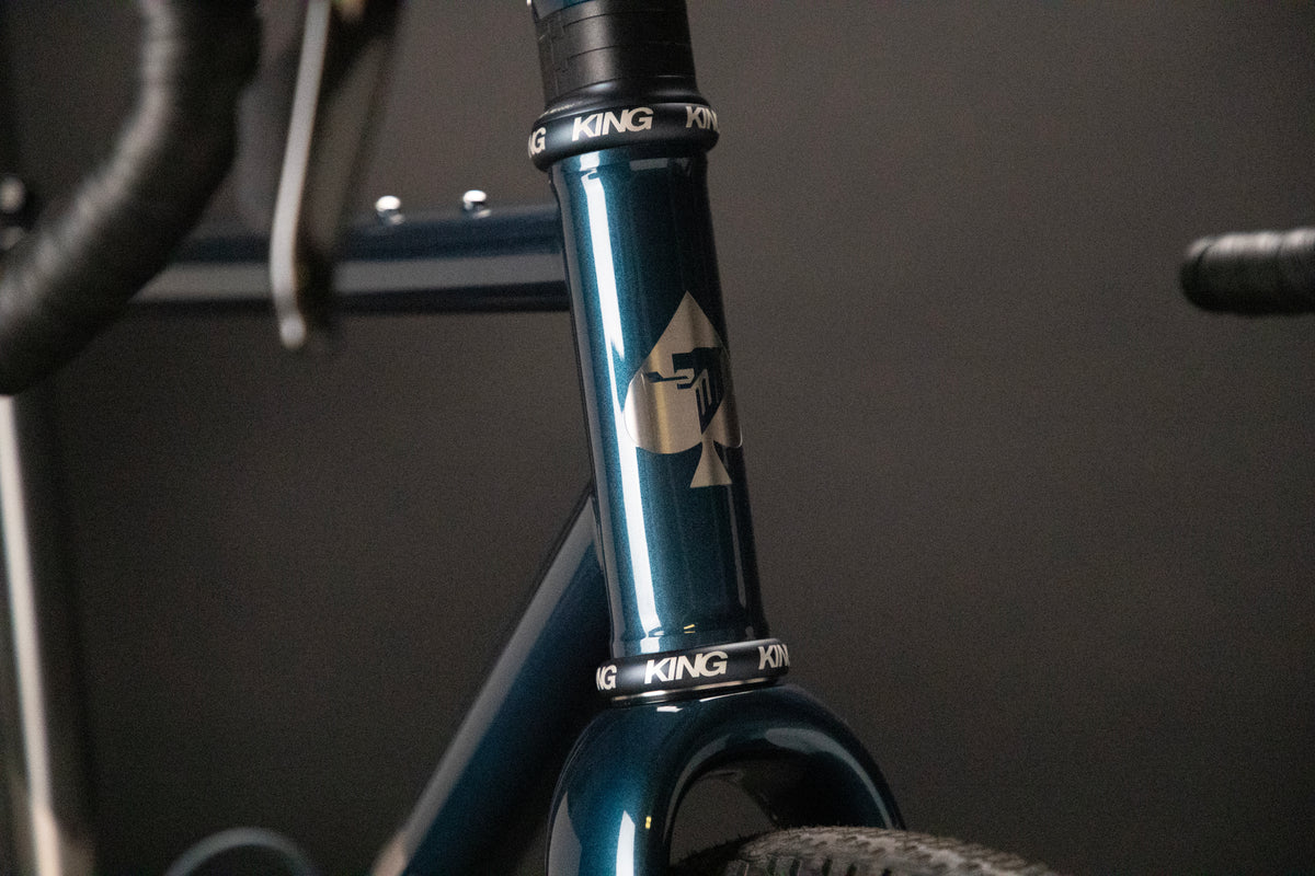 Ritte SaTir — Navy and Grey Fade