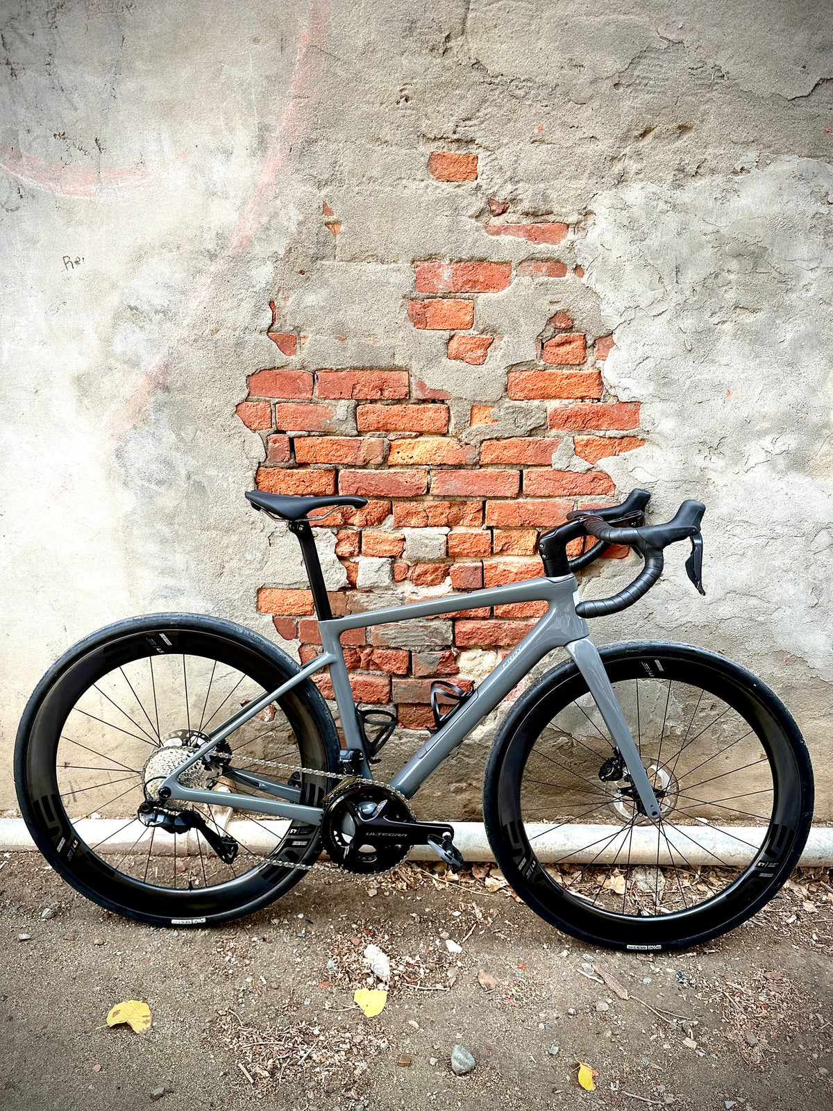 Enve Fray in grey, built at In Velo Veritas in Old Sacramento