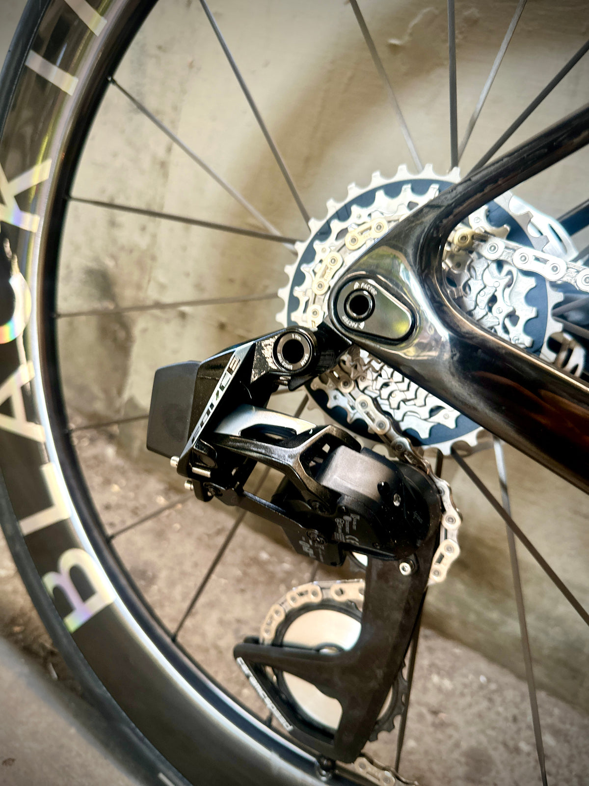Factor Ostro VAM — Black Chrome