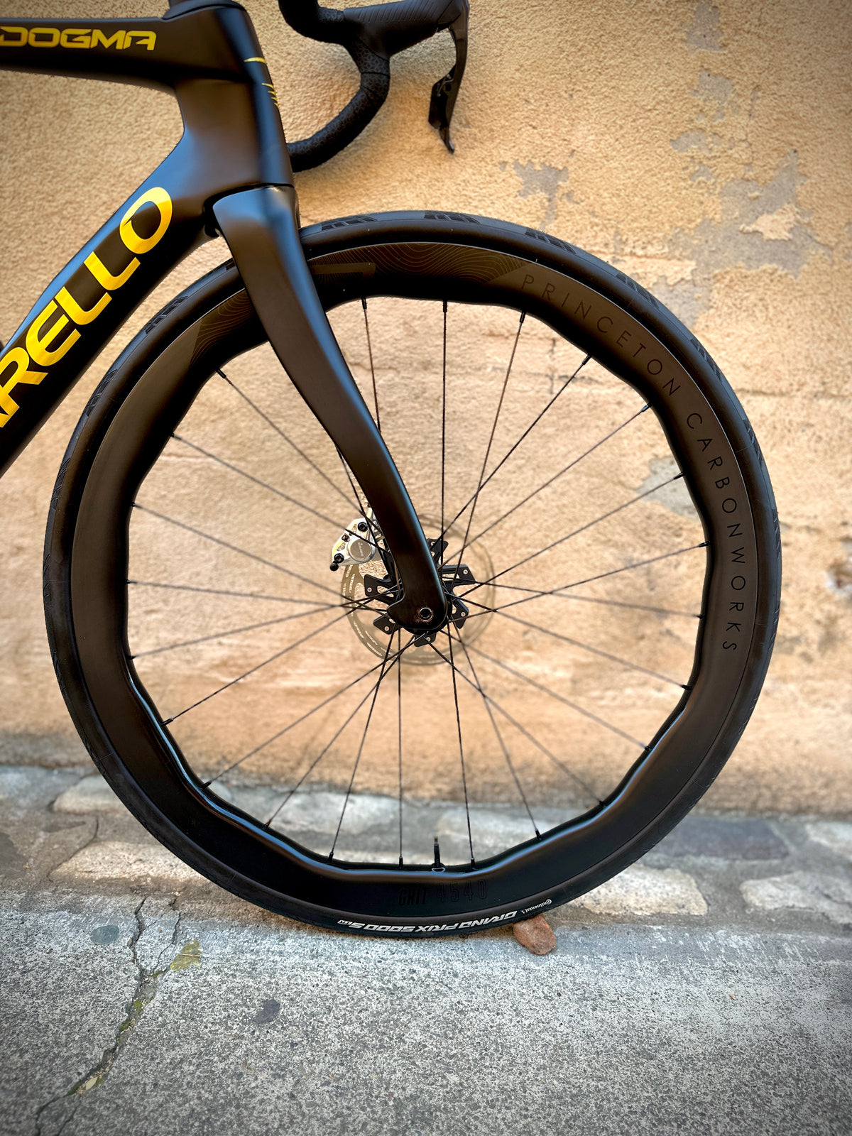 Pinarello Dogma X — Black