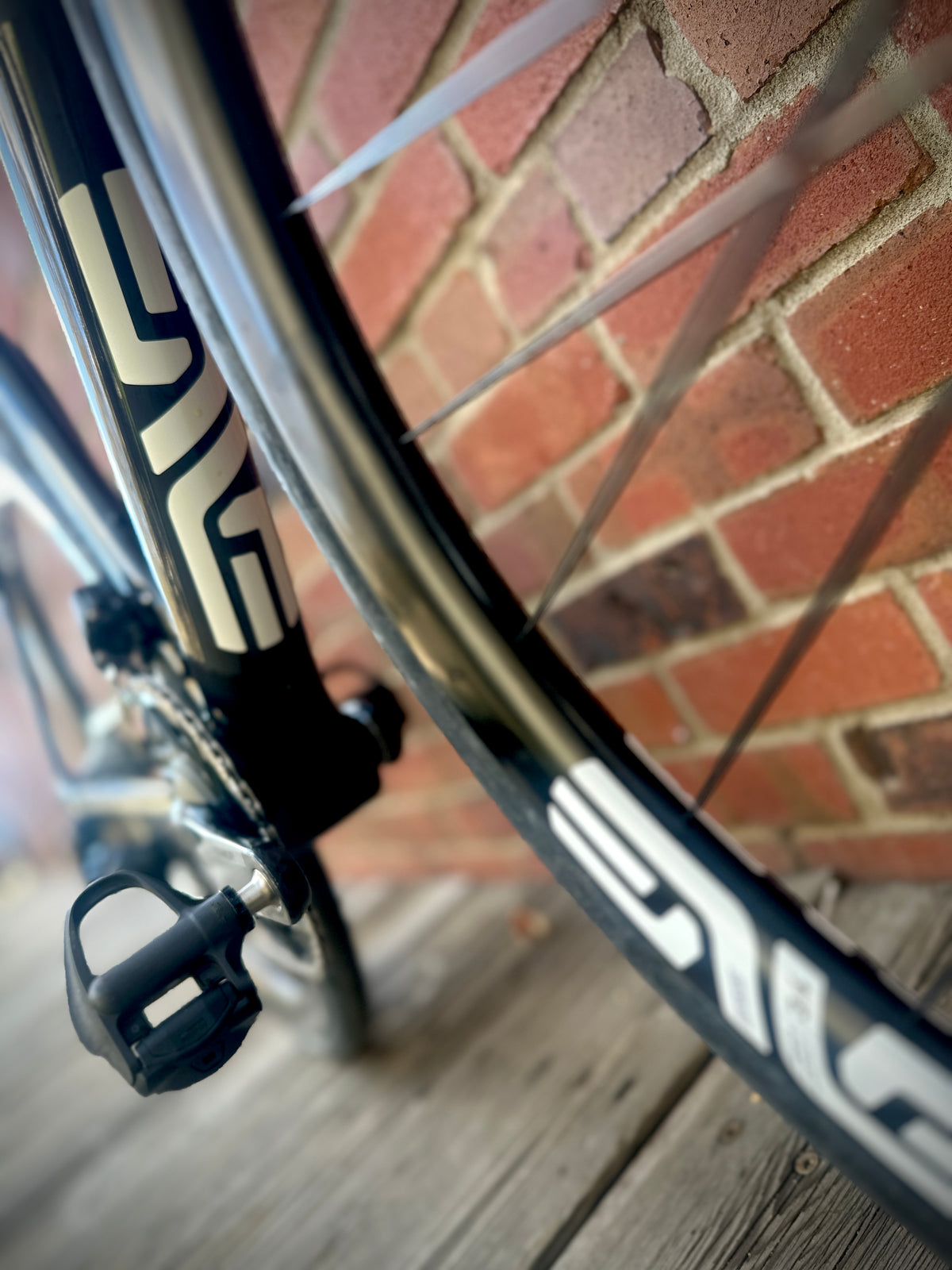 Enve Fray in black, built at In Velo Veritas in Old Sacramento