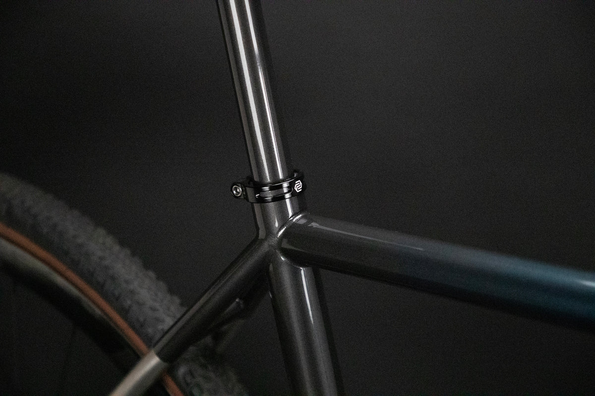 Ritte SaTir — Navy and Grey Fade